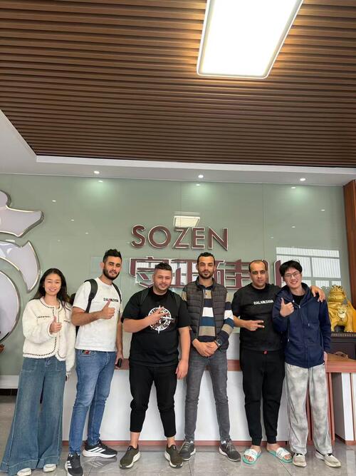 Son şirket çözümleri hakkında Cezayirli Müşteriler İnceleme ve İşbirliği İçin Yapısal Silikon Mastik Fabrikamızı Ziyaret Etti